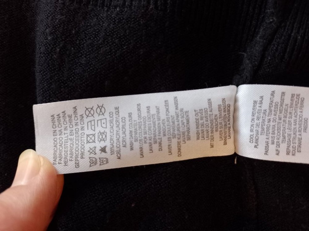Schwarze Strickjacke, Blaser. Acryl.  Große 42. 