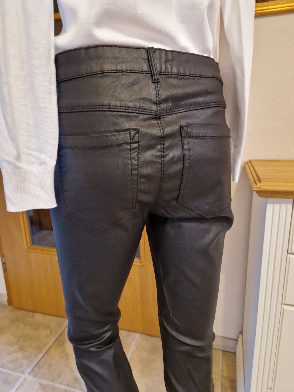 Wie neu. Only. Stylische schwarze Hose, Jeans, Jeggins.  Strecken.  Gr. 30. 
