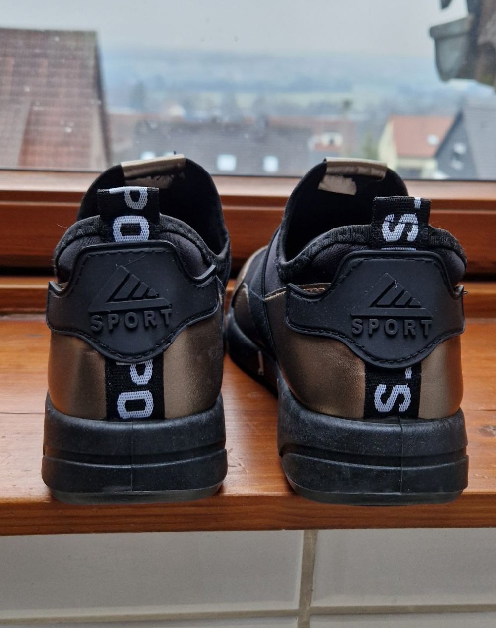 Sportschuhe , Halbschuhe, Sneaker. Kunstleder/Textil Größe 38,5. 