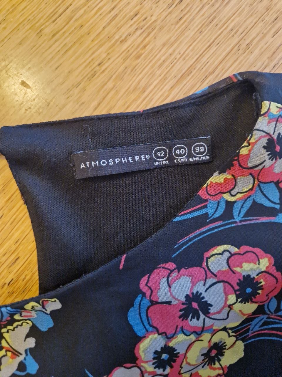 Atmosphare. Schönes Sommerkleid. Große 38.