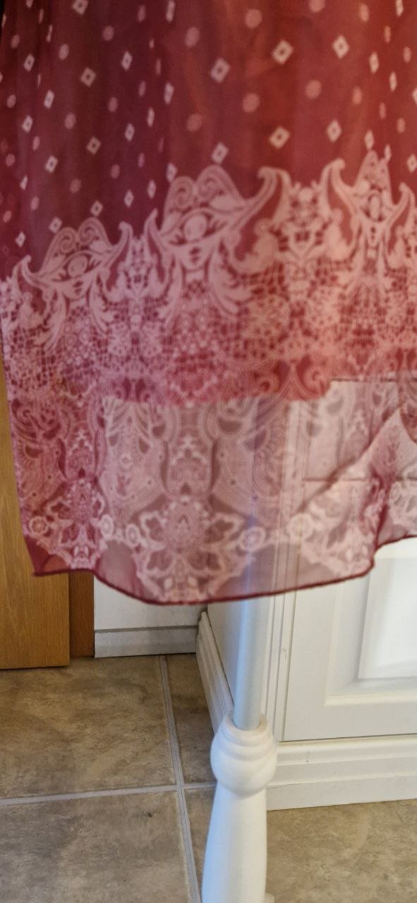 Elegante Bluse - Tunika. Polyester. Größe M..