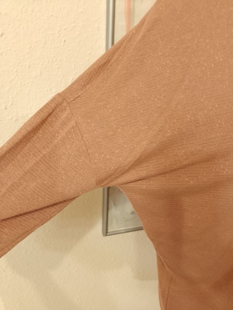 Wie neu.  Elegantes T-Shirt - Bluse - Tunika.  Größe S-M. 