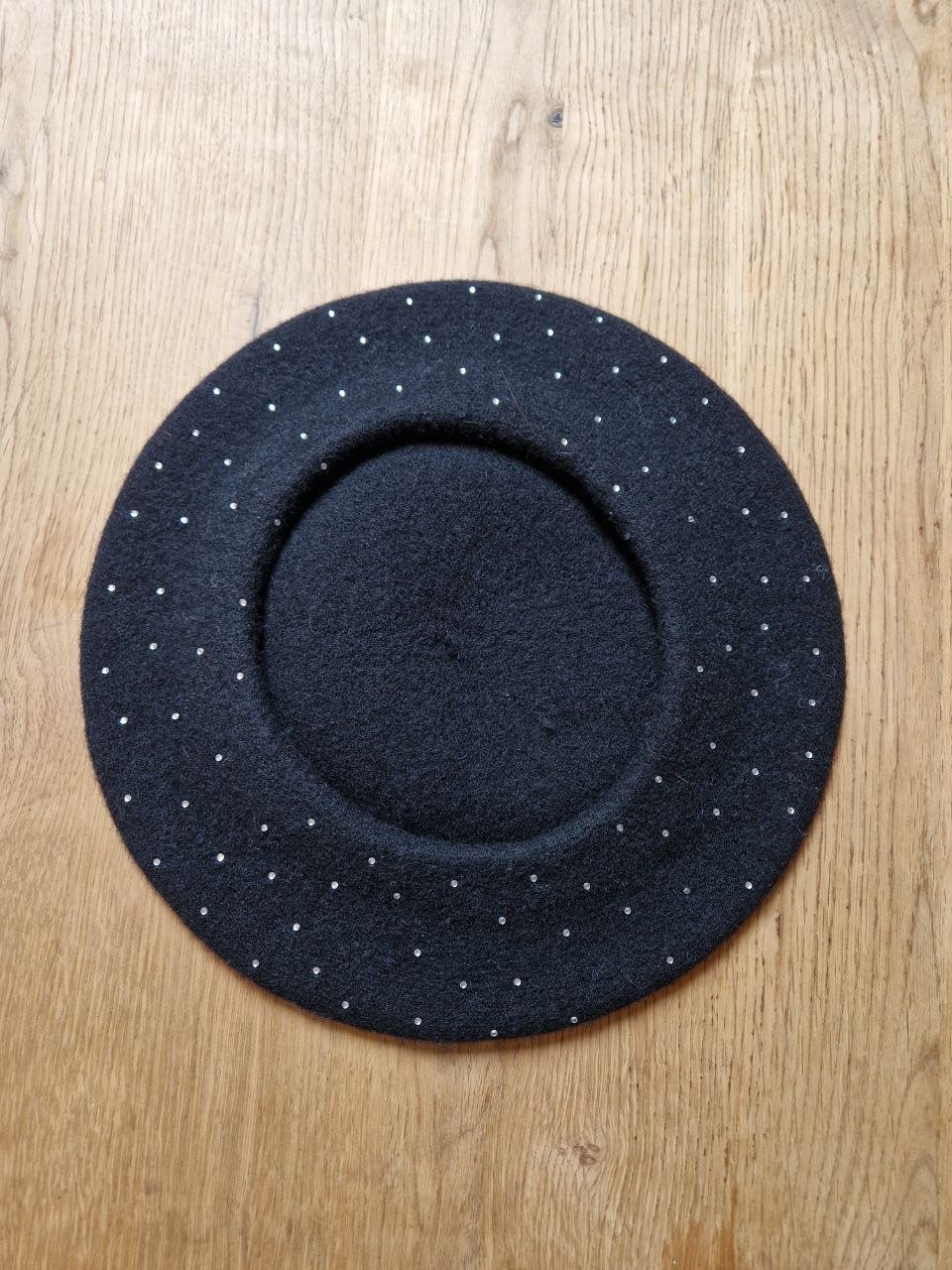 Schwarze französische Klassische Baskenmütze. Wolle.