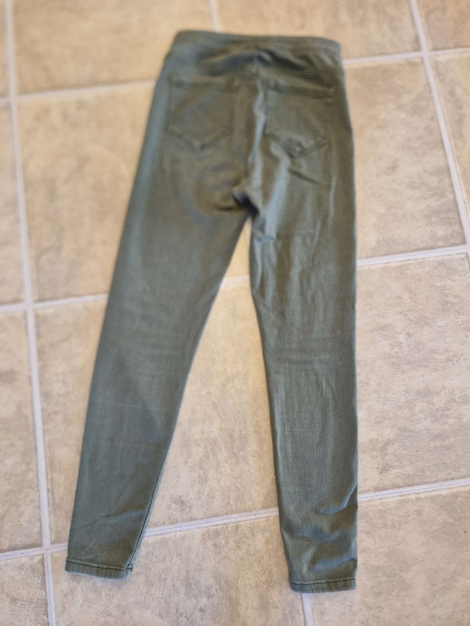 Bershka. Stylische Hose, Jeans.   Hohe Taille.  Größe 38. 