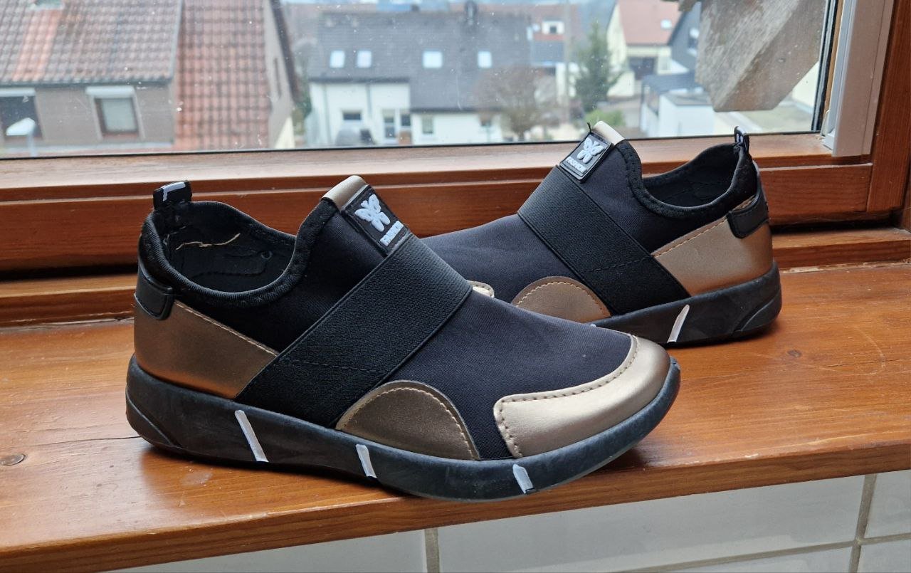 Sportschuhe , Halbschuhe, Sneaker. Kunstleder/Textil Größe 38,5. 