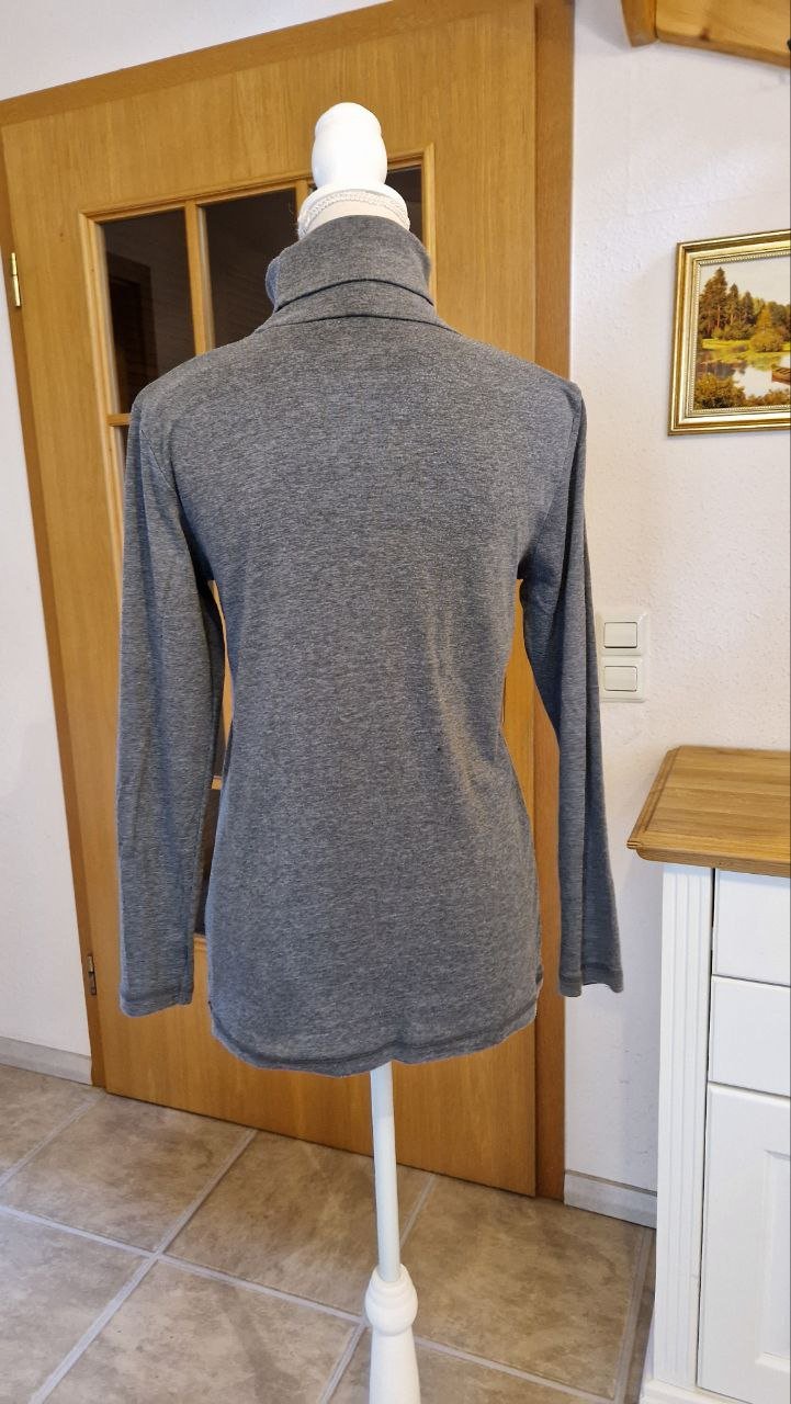 Laura Torelli. Grauer Rollkragenpullover. Große M. Polyester. 