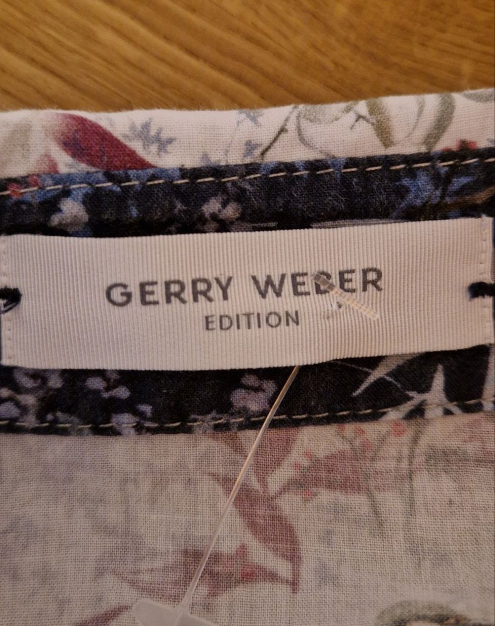 Gerry Weber. Leichte Bluse, Hemd. Baumwolle. Passt für Größe S-M. 