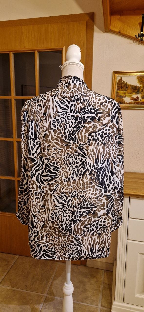 Elegante Jacke, Blazer - Bluse. Größe 40. 