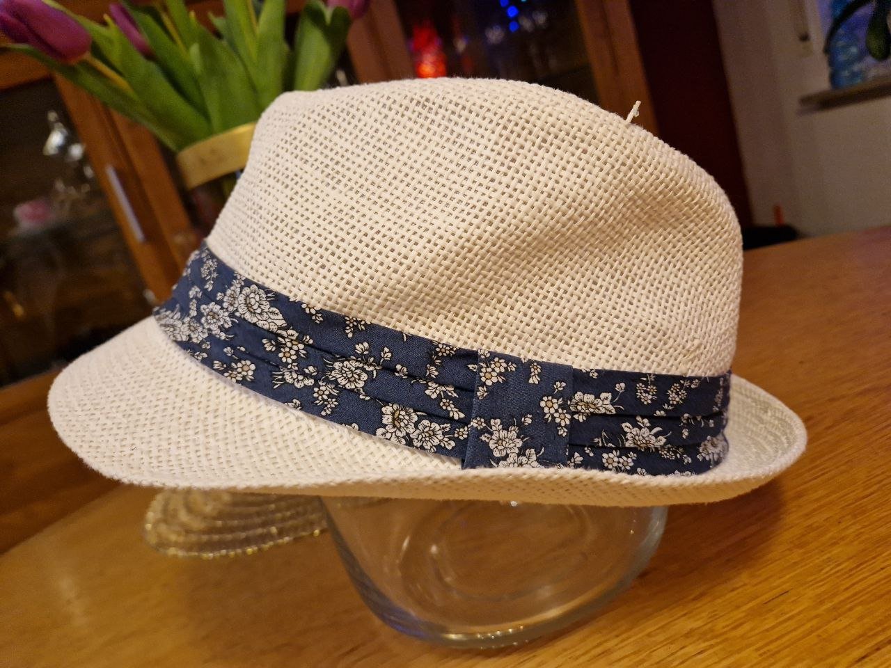 Weißer Sommerhut. 
