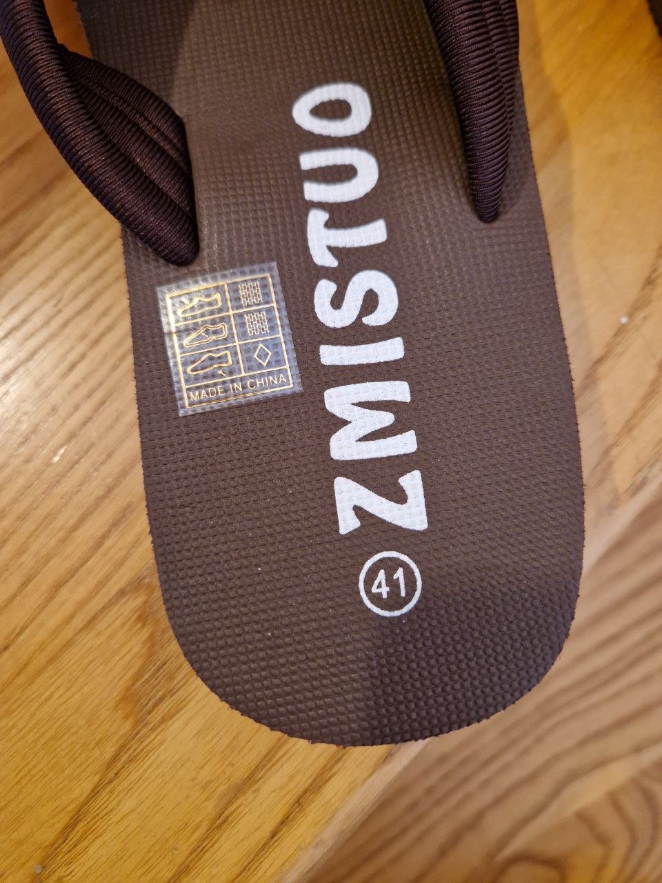 Neu.  Rote-Braune Sandalen, Strand-Flip-Flops.  Größe 40.  