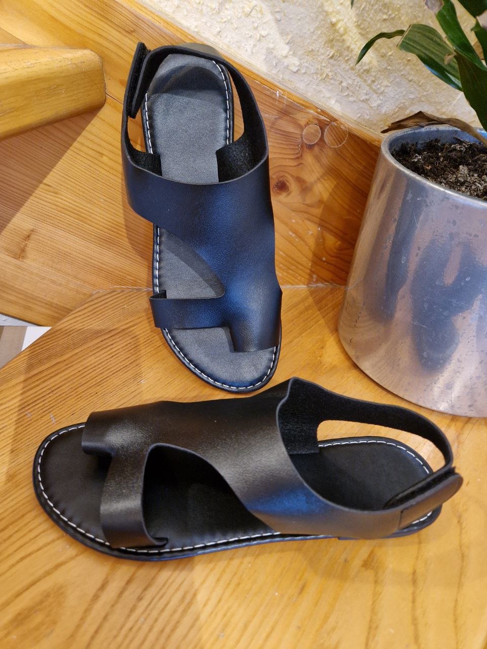 NEU. Römische Sandalen. Größe 39. 