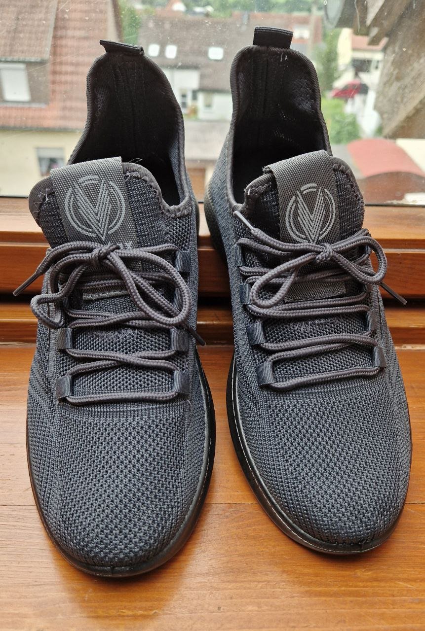 Weiche atmungsaktive Sportschuhe , Halbschuhe, Schnürschuhe. Größe 40. 