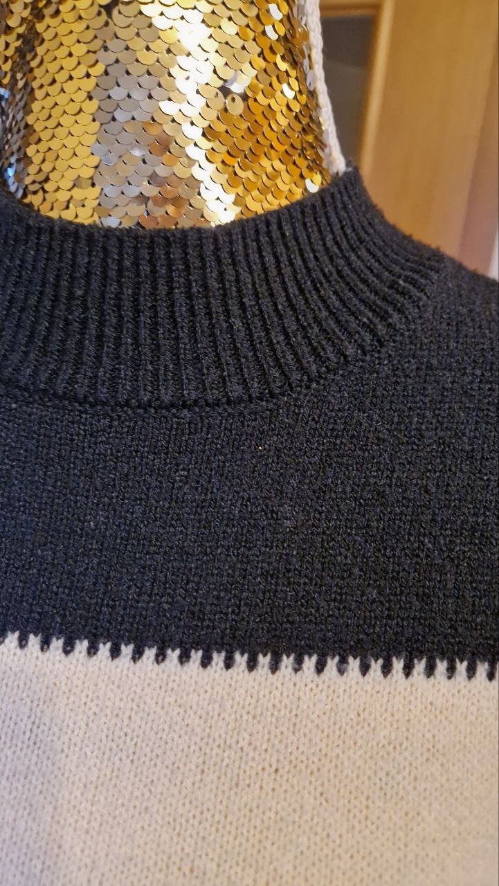 Warmer Pullover. Größe S. 