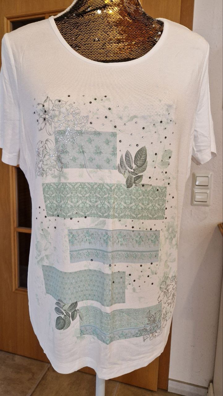 Mona.  Bequemes weißes T-Shirt mit Perlen.  Größe L.  Baumwolle + Elastan. 