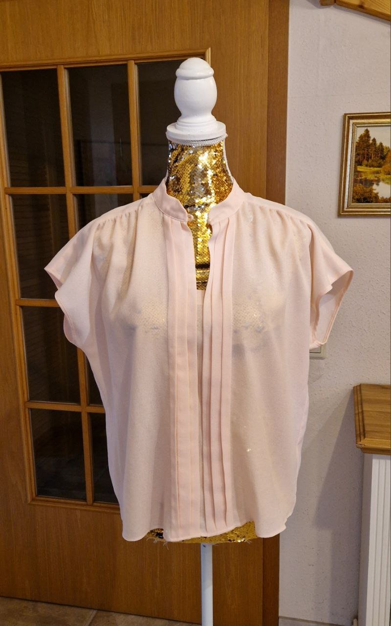  Vintage. Frankenwälder. Leichte Bluse. Polyester Farbe - Rose. Größe 44. 