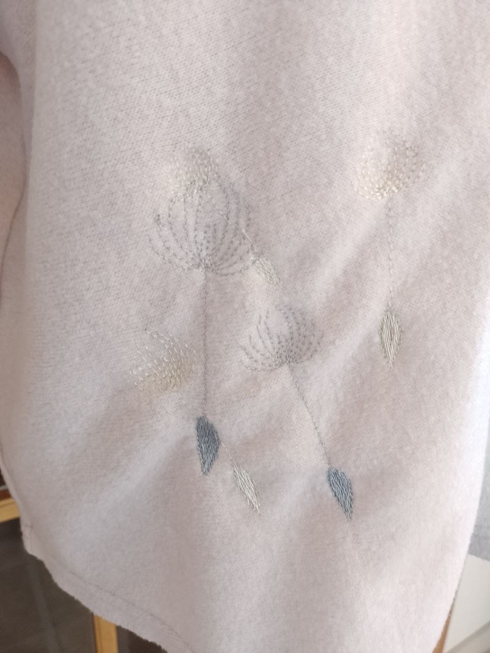Schöner eleganter Pullover, Strick. Große L-XL. 