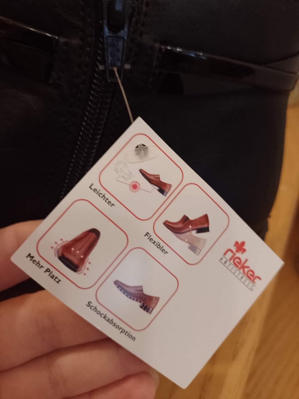 Rieker. Neu. Schöne warme schwarze Stiefeletten. Größe 39