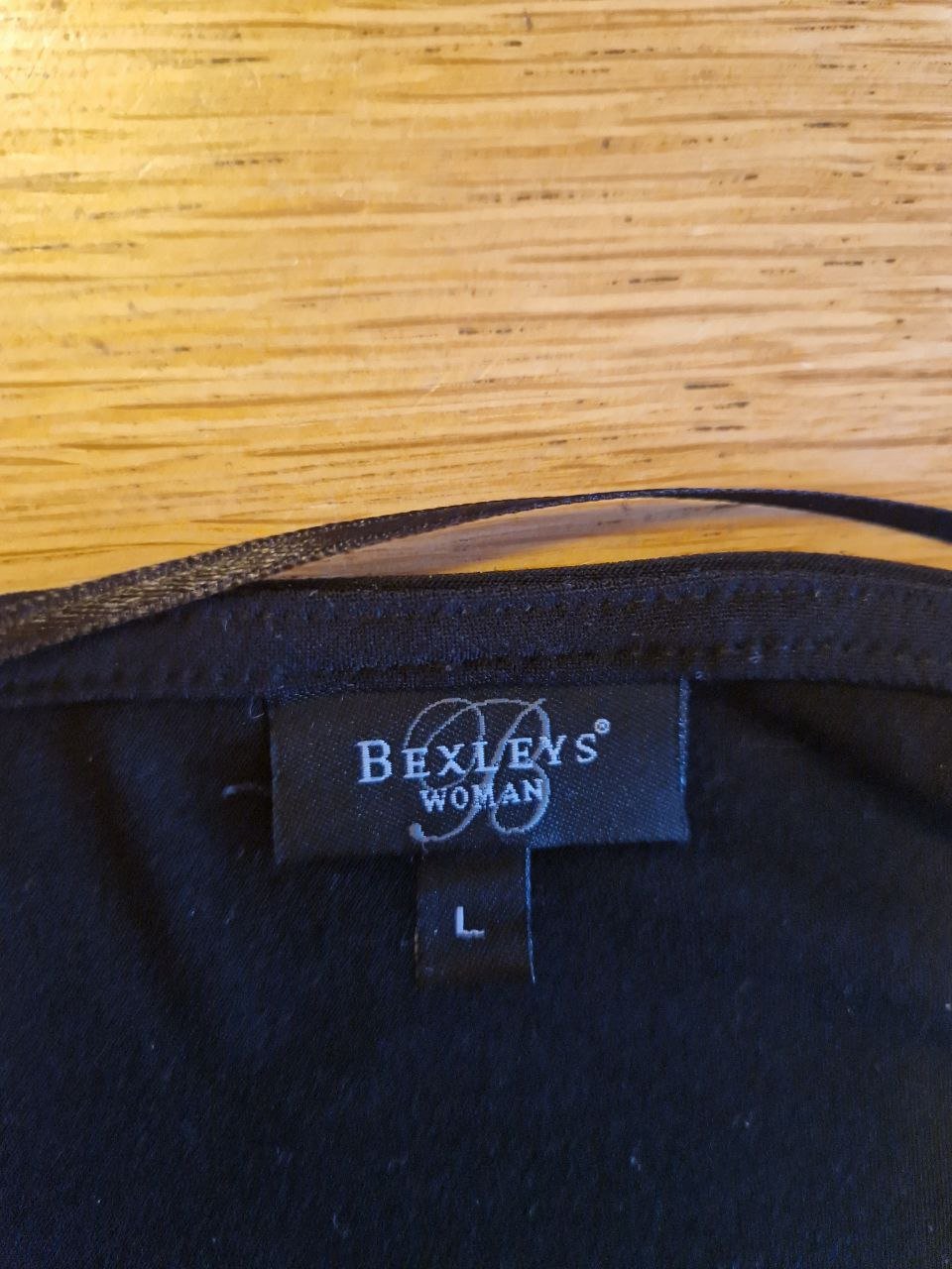 Wie neu. Bexleys.  Elegante schwarze Bluse - Top.  Größe L. 