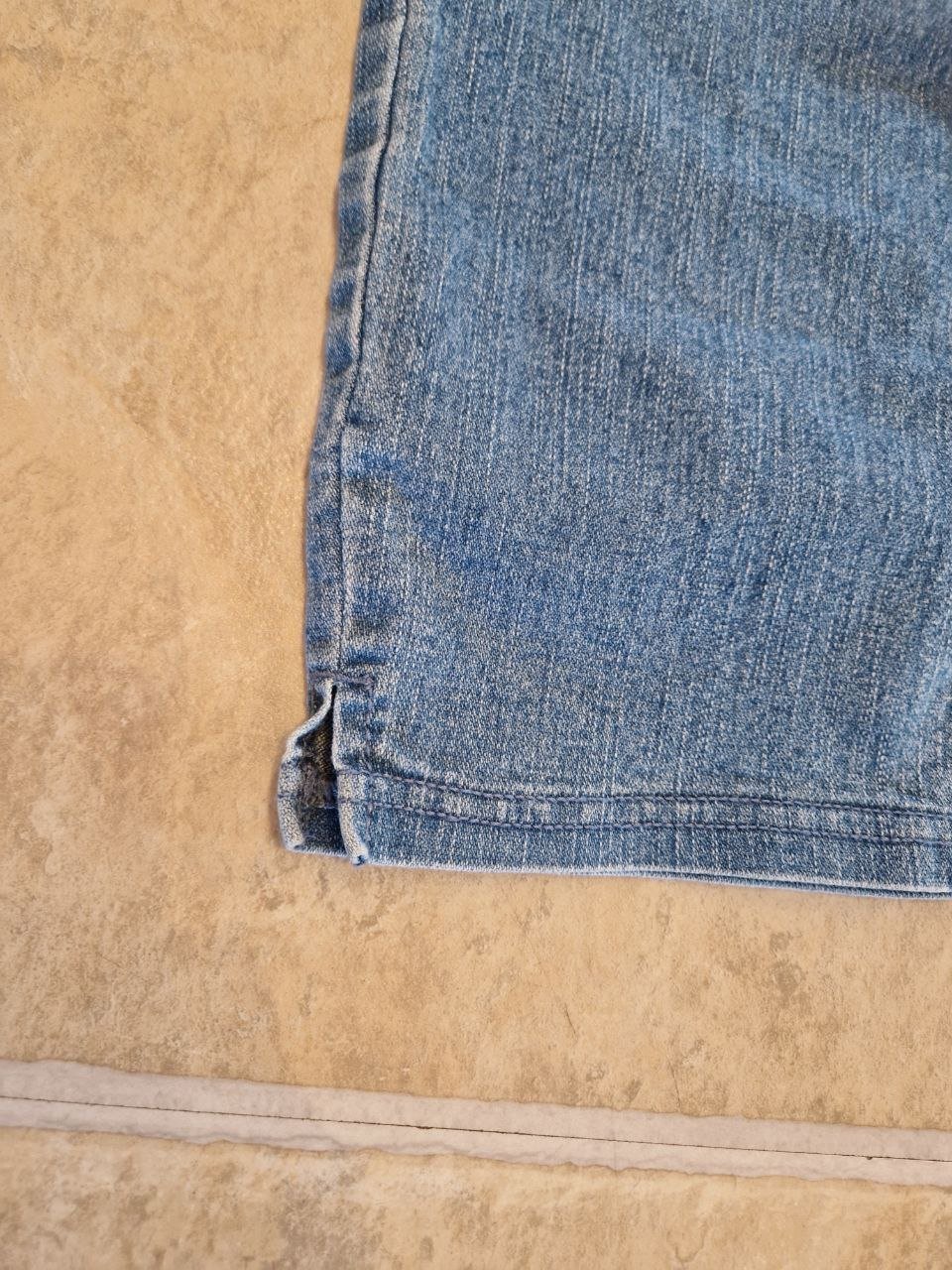 Nygard. Stylische blaue Caprihose, Jeans, Jeggins. Größe L ( 14 ). Baumwolle + Elastan. Taillenumfang 83-88 cm. Lange 85 cm. Hüftumfang 84 cm. Gewaschen. Ordentlich gepflegter Zustand. Es gibt keine Garantie und Rückerstattung.