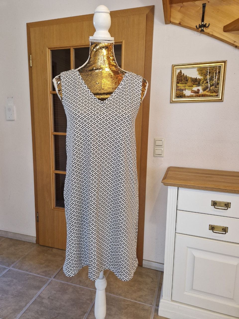  C&A. Schönes Sommerkleid.  Große S.  95% Baumwolle +  5%Elastan. 