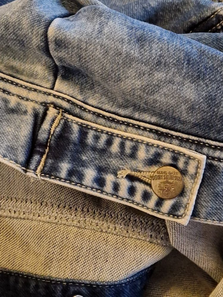 Blind Date. Stylische Damen-Jeansjacke. Größe L (passt aber für Größe M)
