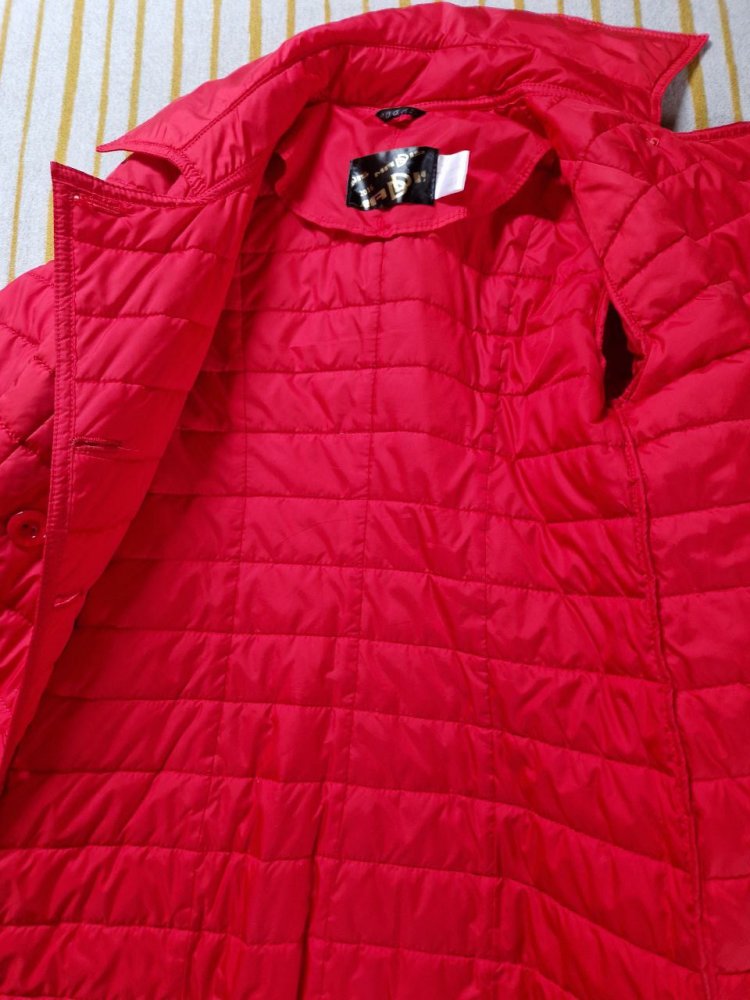 Wie neu. Maddis. Leichte rote Jacke, Mantel. Jacket & Coat.  Größe S.  
