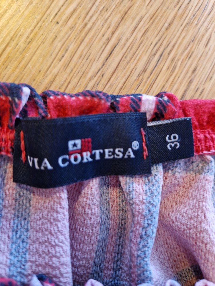 Wie neu. Via Cortesa. Schönes T-Shirt - Bluse - Top . 