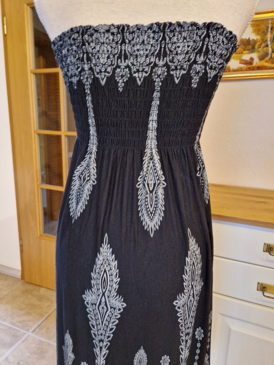  Bequemes schwarzes Sommerkleid.  Viskose + Elastan.  Größe S.  