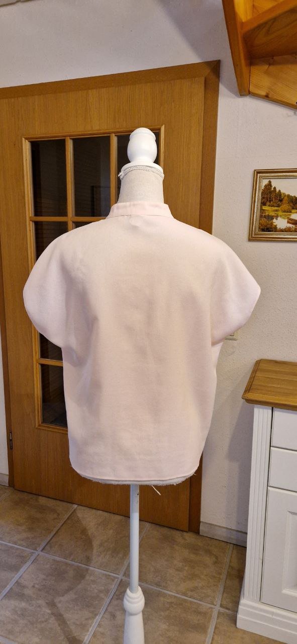  Vintage. Frankenwälder. Leichte Bluse. Polyester Farbe - Rose. Größe 44. 