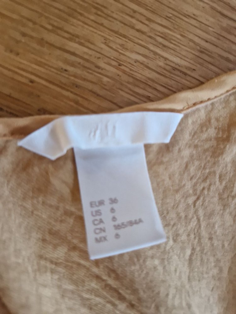 H&M. Bluse - Top. Größe 36. Seide. 