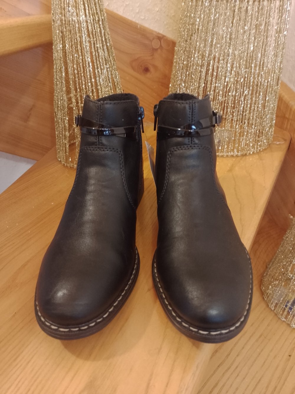 Rieker. Neu. Schöne warme schwarze Stiefeletten. Größe 39