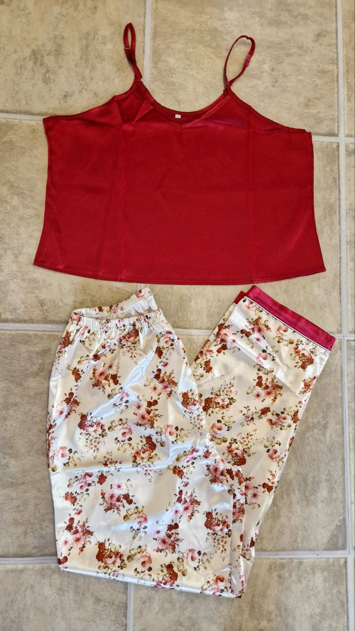 Damen Schlafanzug. Pyjama Set, Nachtwäsche.  Satin.  Größe XL. 
