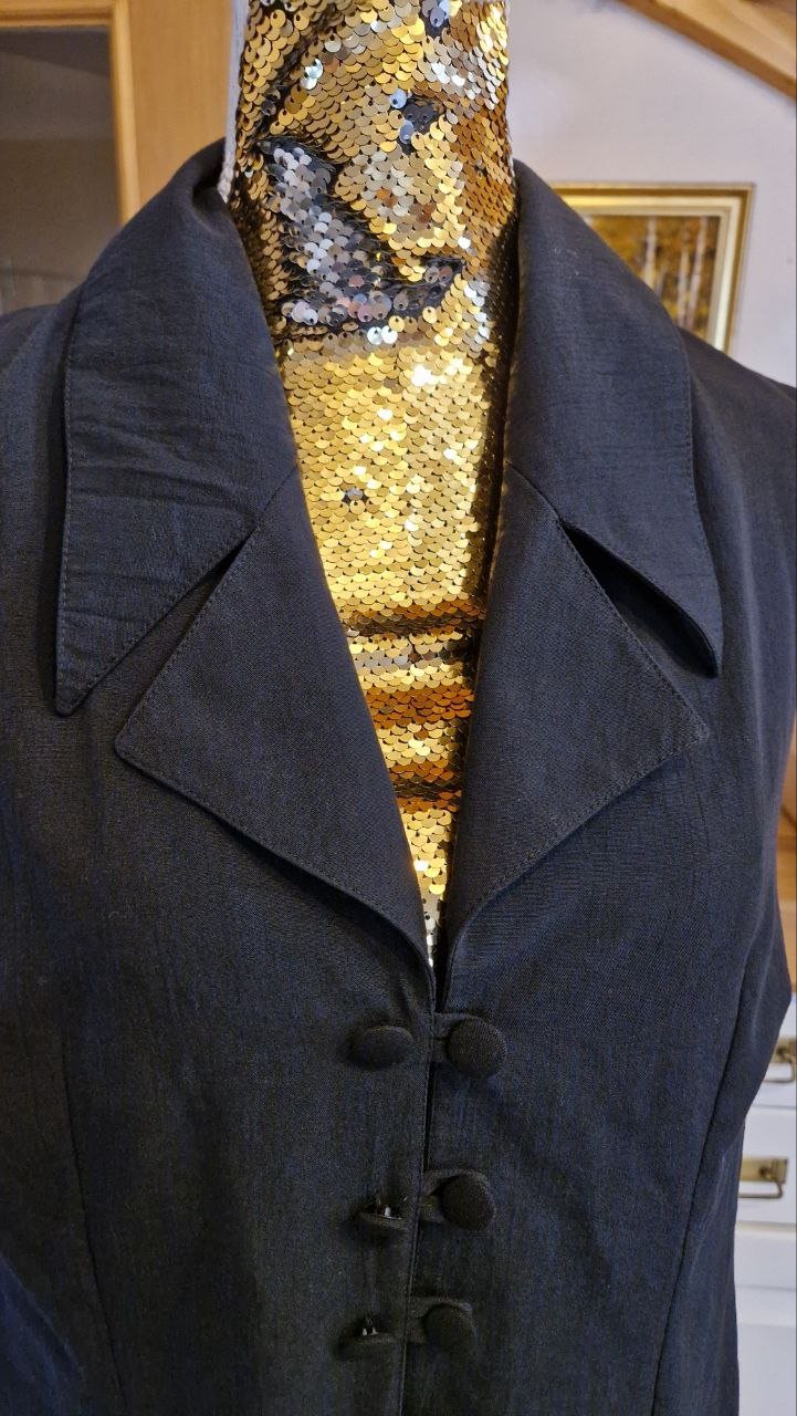 Vintage. Schwarze Weste - Bluse. Größe L. 