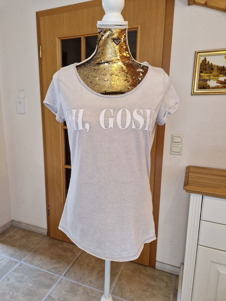 Sublevel.   T-Shirt.  Größe S.  Polyester. Auf dem Stoff sind Pillen. Gewaschen. Es gibt keine Garantie und Rückerstattung.