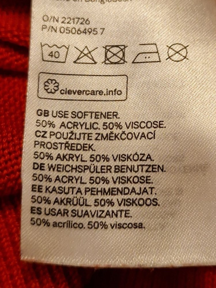 Divided.   Schöner kurzer Pullover, Kapuzenpullover, Sweatshirt.  