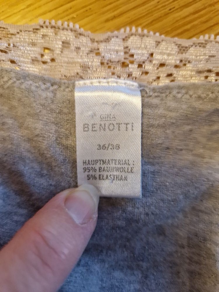 Benotti. Bequemes T-Shirt - Top - Trägerhemd. Größe 36/38.
