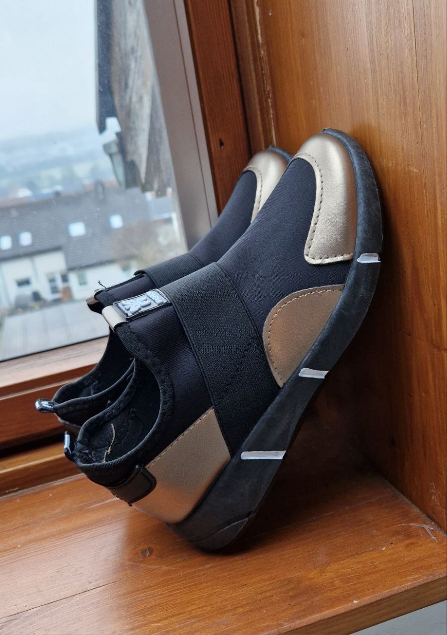 Sportschuhe , Halbschuhe, Sneaker. Kunstleder/Textil Größe 38,5. 