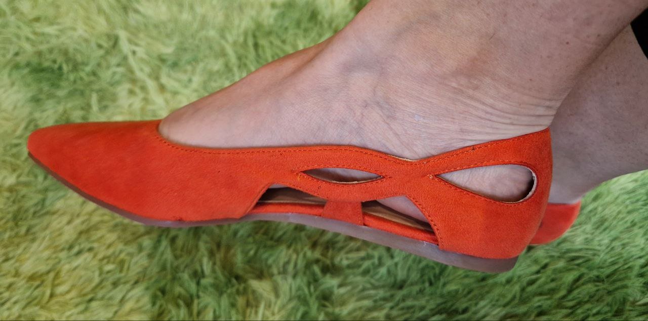 Modische flache Schuhe für Damen, Ballerinas. Größe 38,5.