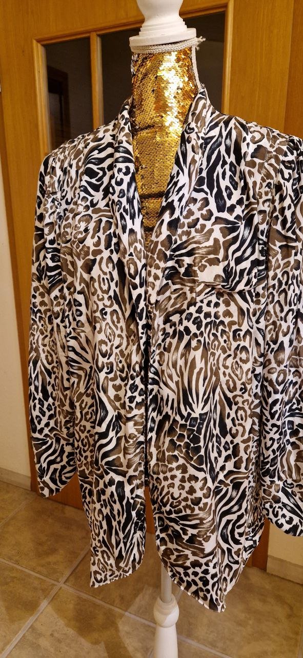 Elegante Jacke, Blazer - Bluse. Größe 40. 