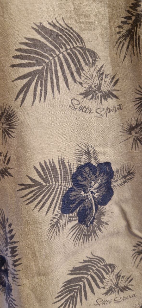  Leichte Bluse - T-Shirt. Viskose.  Größe M.  