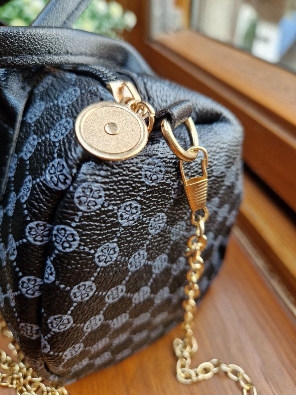 Modische kleine Tasche, Umhängetasche, Handtasche. Größe 8 cm / 12 cm / 19 cm. 