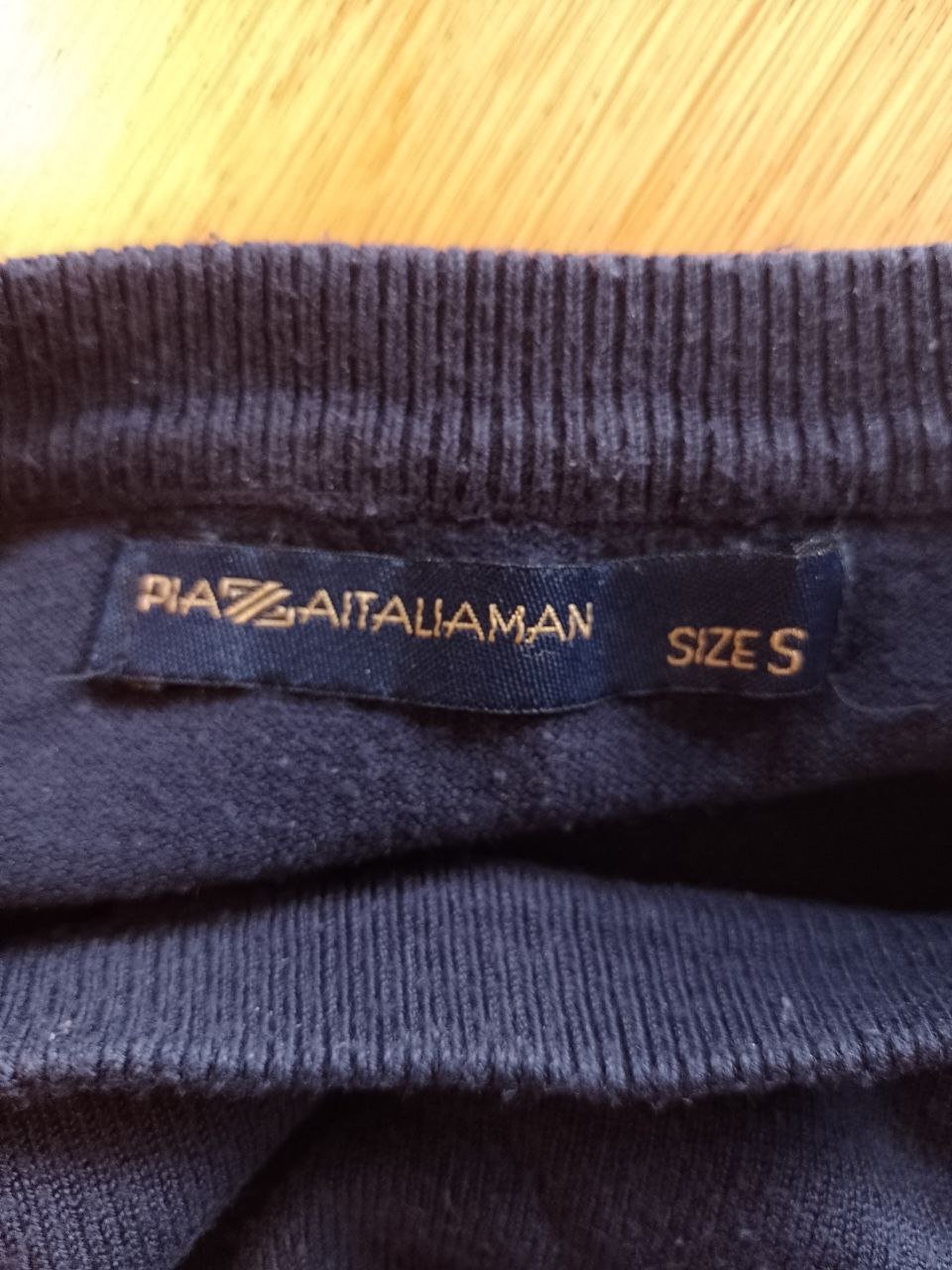 Blauer Pullover. Größe S.  Baumwolle + Polyester.