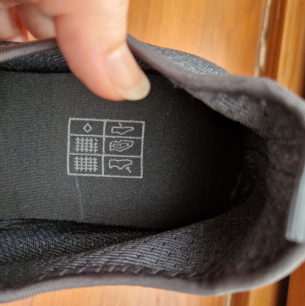 Weiche atmungsaktive Sportschuhe , Halbschuhe, Schnürschuhe. Größe 40. 