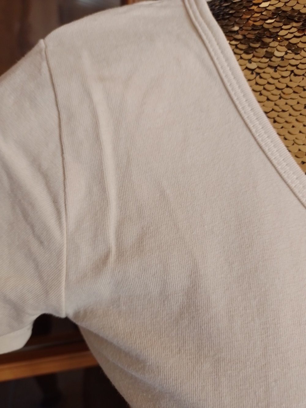 Langes T-Shirt. Baumwolle. Größe M.