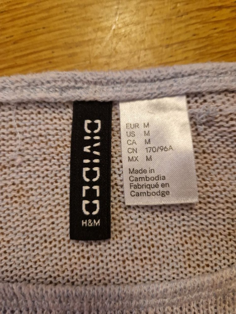 Divided. Schöner Pullover mit Spitzeneinsätzen. Große M. 