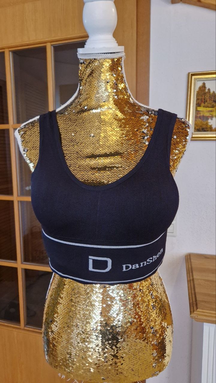 Neu. Atmungsaktiv Sport -Fitness - BH. Größenbereiche 85D, 90 C. 