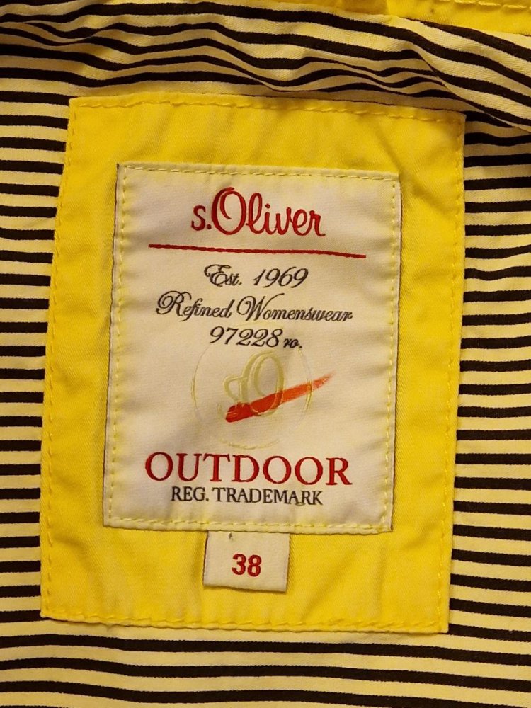 S.Oliver. Schöne praktische Jacke. Jacket & Coat . Größe 38.