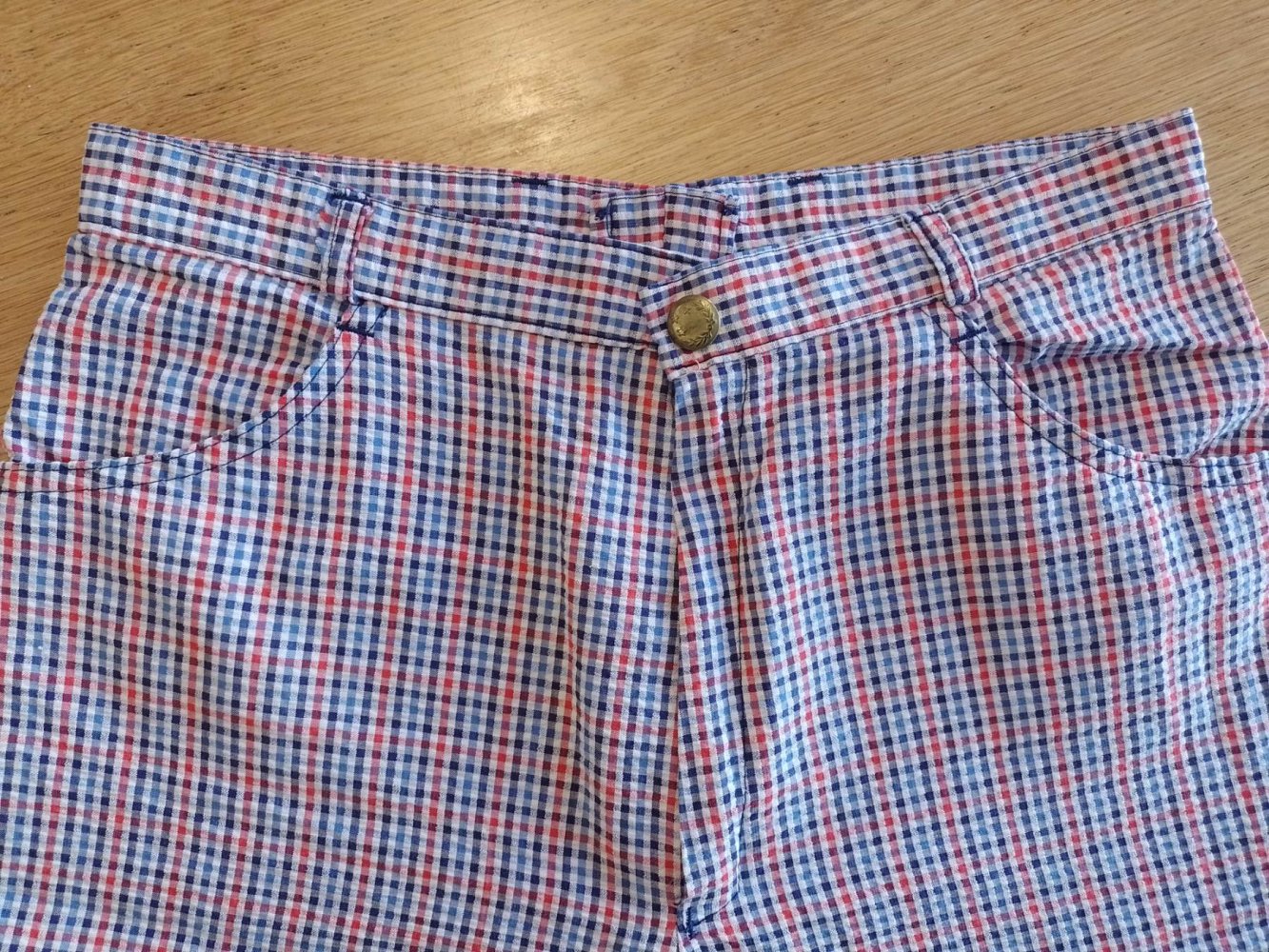 Wie neu. Bequeme Shorts. Baumwolle + Polyester. Größe S-M.  