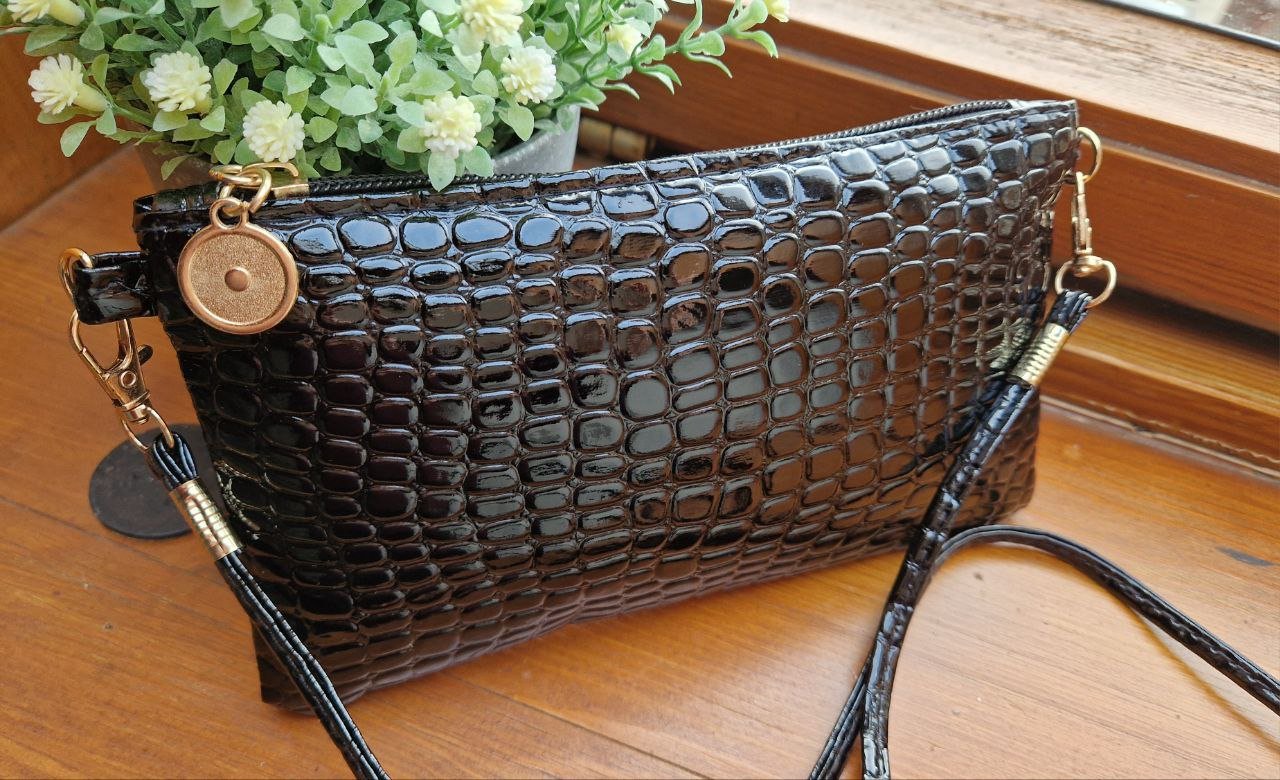 Modische kleine Handtasche, Kosmetiktasche.  Größe 18 cm / 11 cm. 