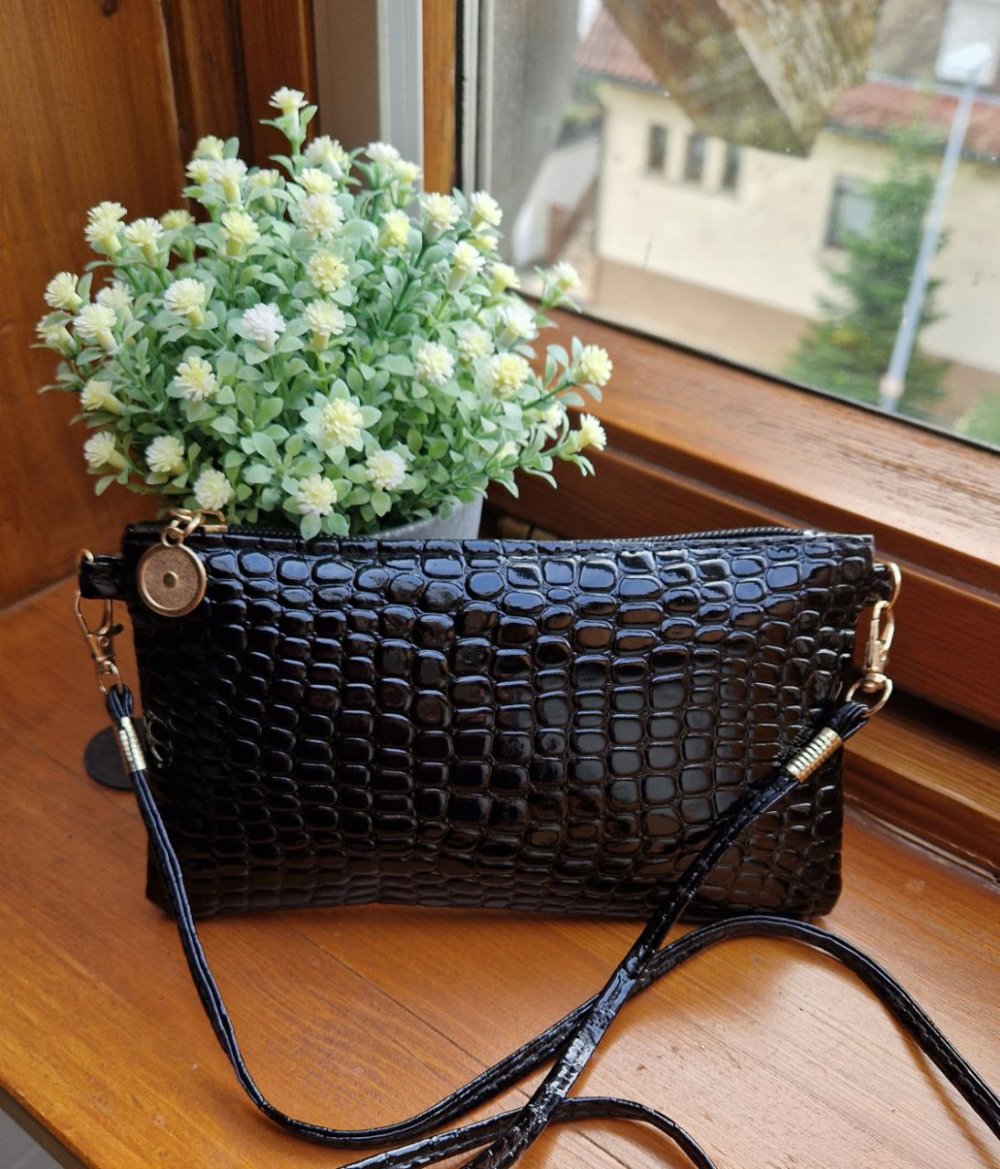Modische kleine Handtasche, Kosmetiktasche.  Größe 18 cm / 11 cm. 